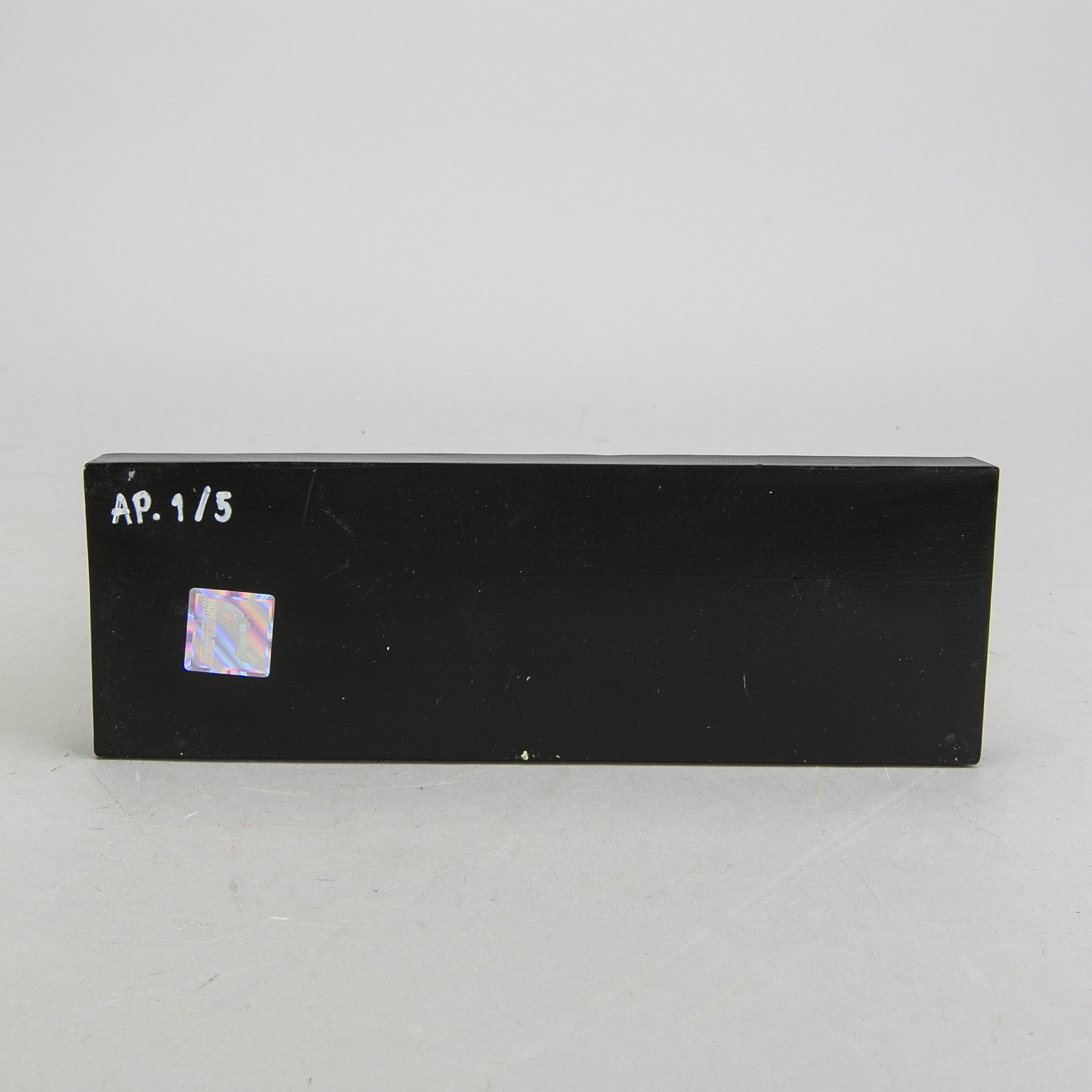 Artwork by Carl Fredrik Reuterswärd, Play for Peace