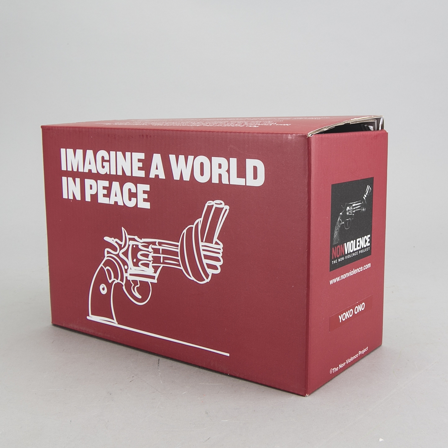 Artwork by Carl Fredrik Reuterswärd, Play for Peace