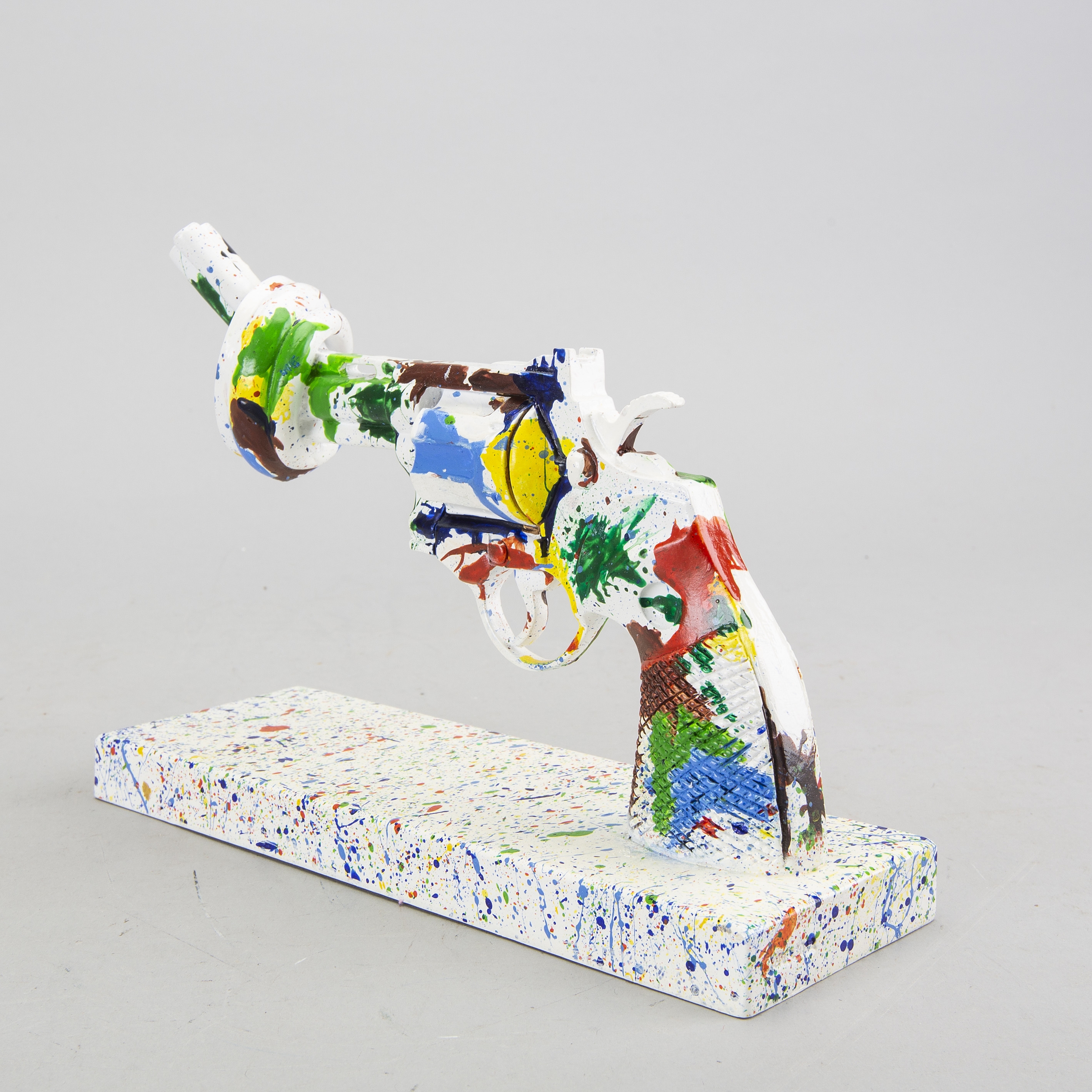 Artwork by Carl Fredrik Reuterswärd, Tennis for Peace