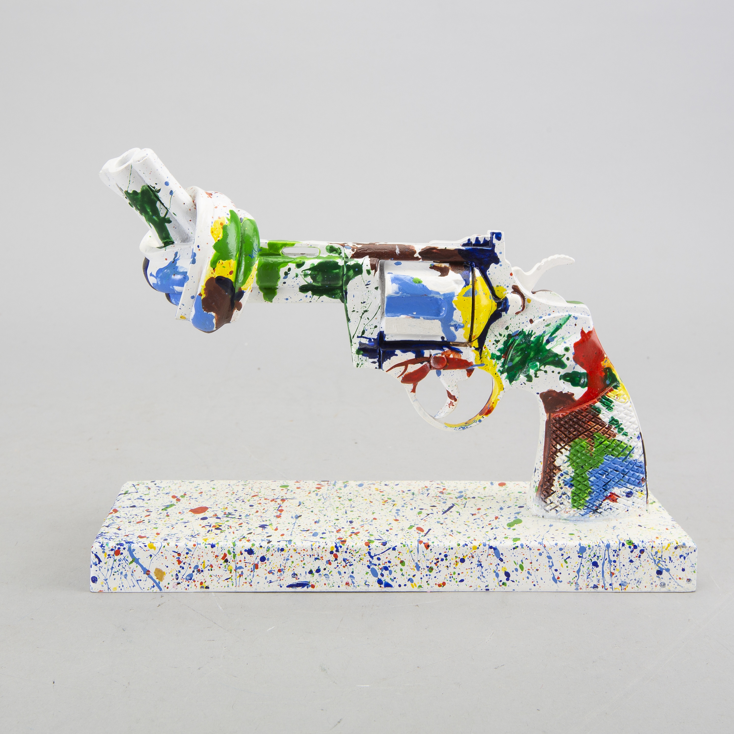 Artwork by Carl Fredrik Reuterswärd, Tennis for Peace