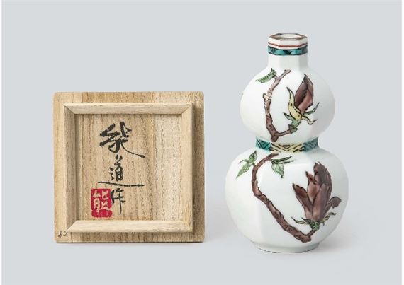 Sake decanter in overglaze enamel