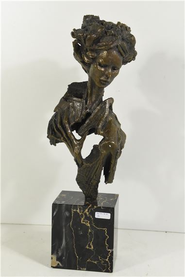 Buste by Nuccio Fontanella