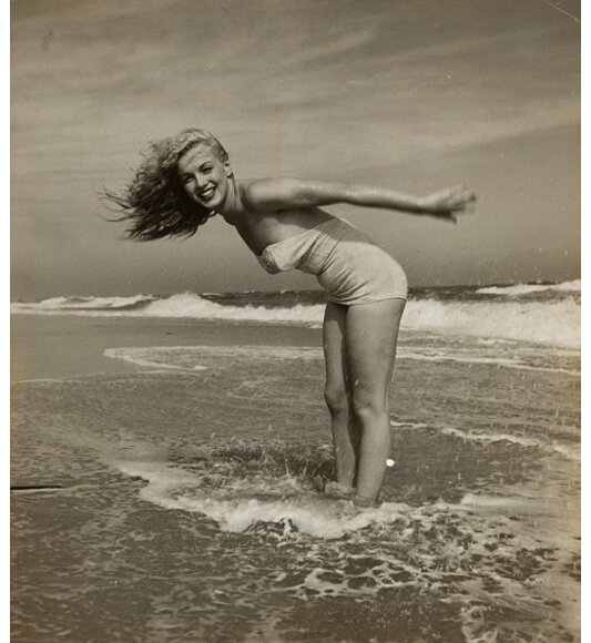 Marilyn Monroe on Tobey Beach (Leaning Forward) by Andre de Dienes, 1949