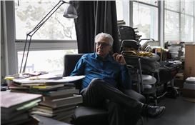 Abelardo Morell Keeps Sharing ‘Tricks the Camera Can Do’