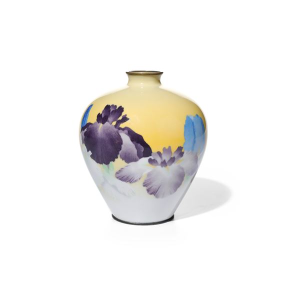 A musen ("wireless") cloisonné-enamel vase by Gonda Hirosuke, circa 1920