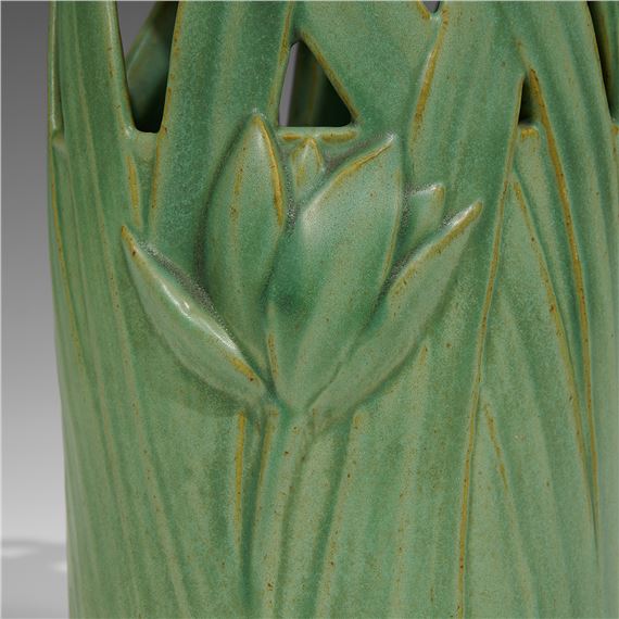 Teco Pottery | cut flower vase, shape number 151A | MutualArt