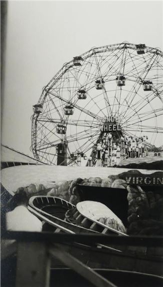 Walker Evans | Wonder Wheel In Background, Coney Island (1929) | MutualArt