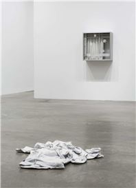 ‘Home Life’ at Matthew Marks Gallery Is Unpacking What Home Means Now