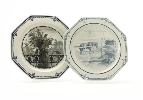Two octogonal porcelain dishes decorated in blue by Gotfred Rode, 1917