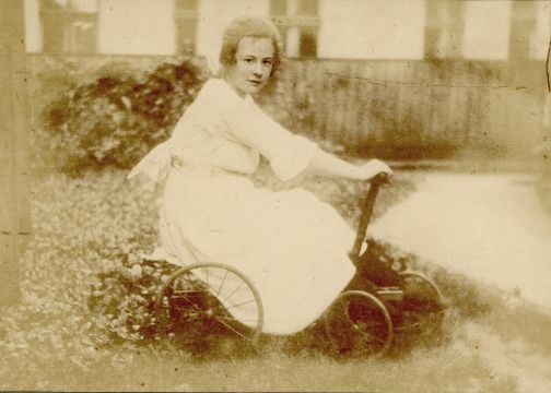 Convolute portraits - Charlotte Joel-Heinzelmann