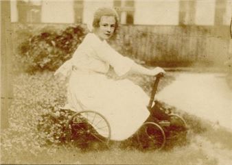 Convolute portraits - Charlotte Joel-Heinzelmann