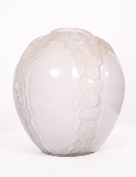 Artwork by André Hunebelle, Roger Cogneville, VERY BEAUTIFUL FLOWER VASE, Made of opaque white moulded blown glass
