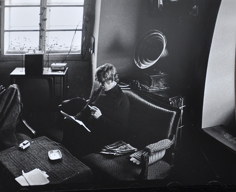 Artwork by Oldřich Škácha, Václav Havel draws up an open letter to Husák, Made of photo