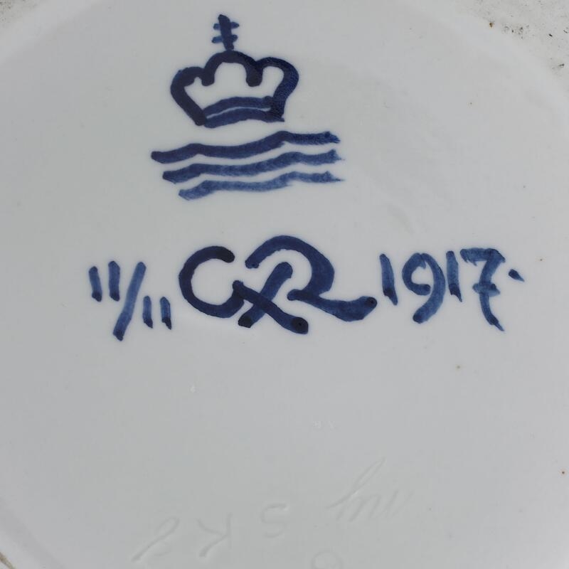 Artwork by Gotfred Rode, A porcelain floor vase modelled with two handles, Made of porcelain