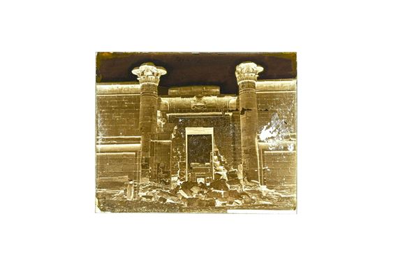 GENERAL VIEW OF THE SMALL TEMPLE, DETAIL OF THE DOOR. THEBES (MEDINET-ABOU), UPPER EGYPT