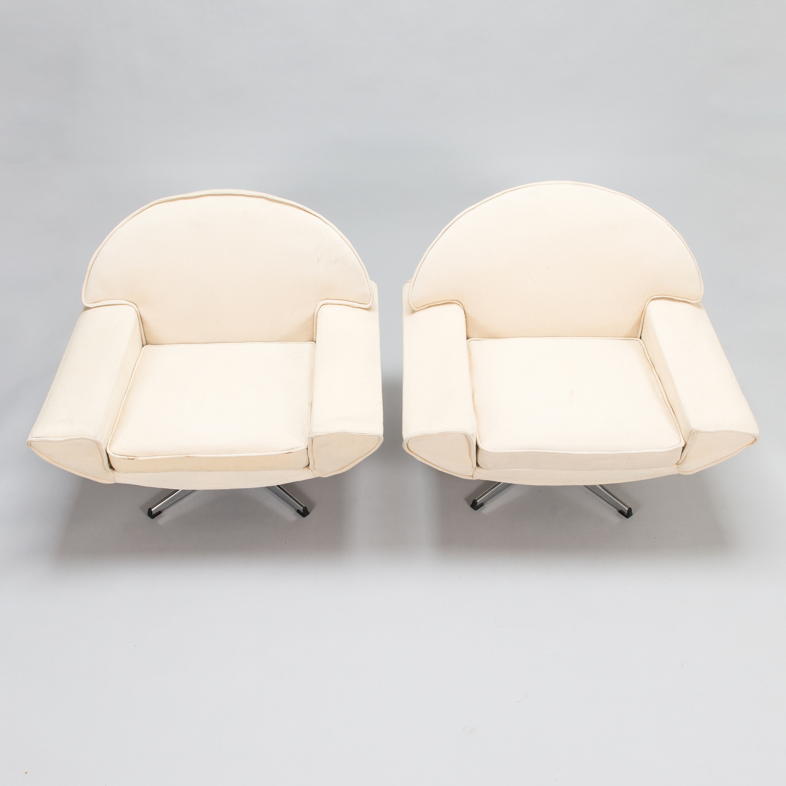 Artwork by Johannes Andersen, Three-piece 1960's/70's 'Capri' sofa suite for Trensum Möbelfabrik, Made of metal