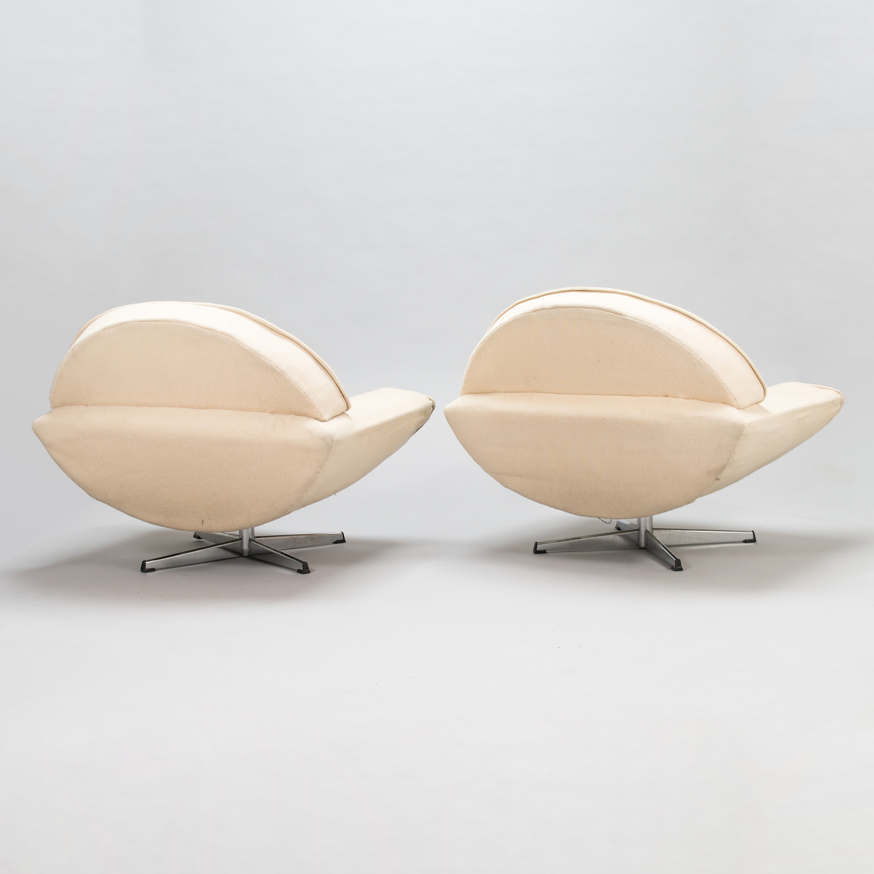 Artwork by Johannes Andersen, Three-piece 1960's/70's 'Capri' sofa suite for Trensum Möbelfabrik, Made of metal