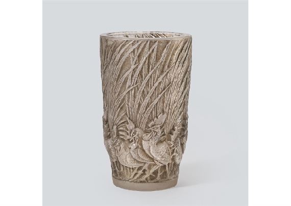 Vase:COQS ET PLUMES by René Lalique, designed in 1928