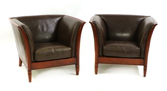 A pair of Italian chocolate leather armchairs - Elle Salotti