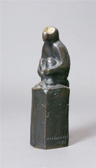 Sitzender Affe mit langem Schwanz by Helga Hähnel, 1988