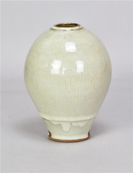 Bulbous vase by James Hake