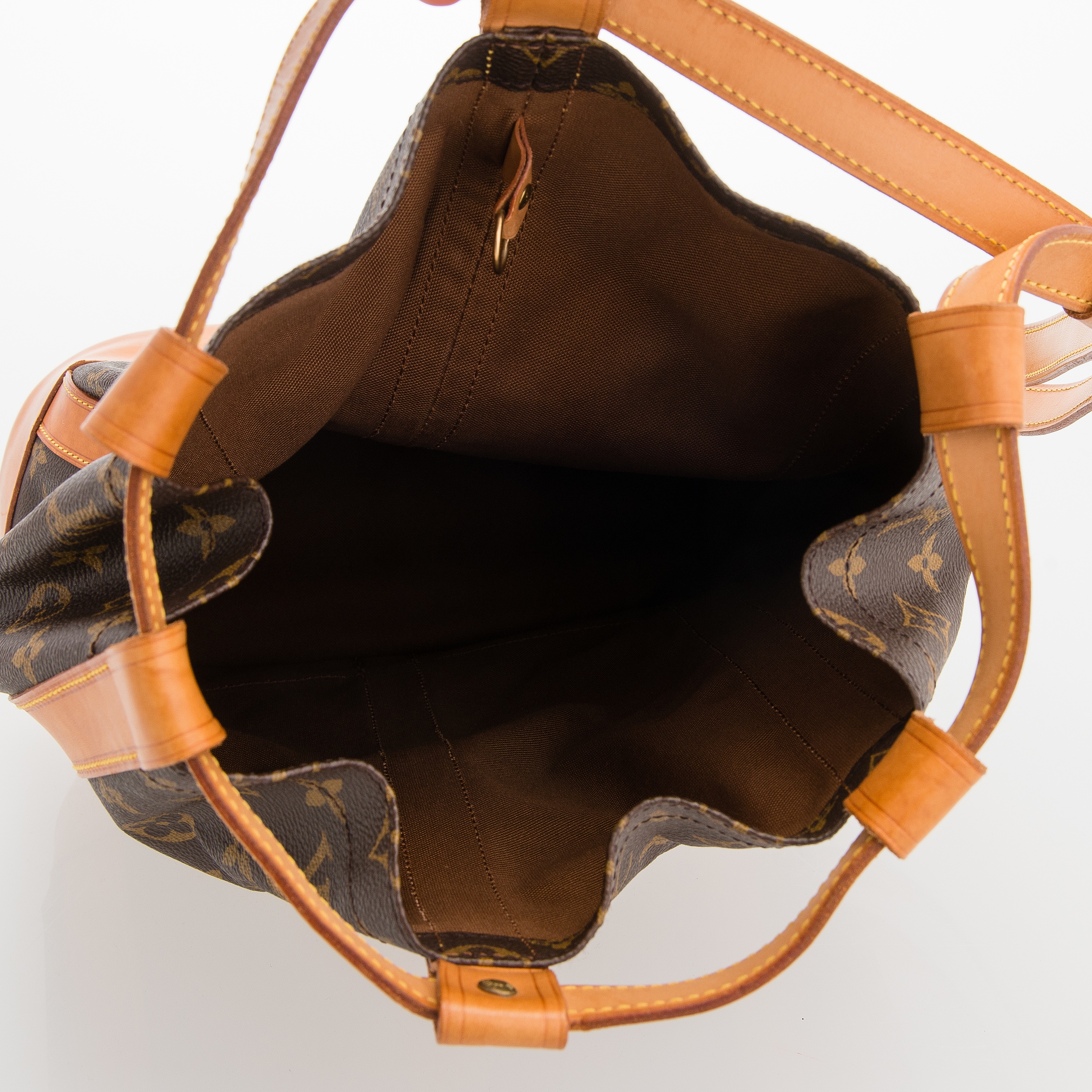 Sold at Auction: Louis Vuitton Red Petit Epi Noe Bucket Bag 1989