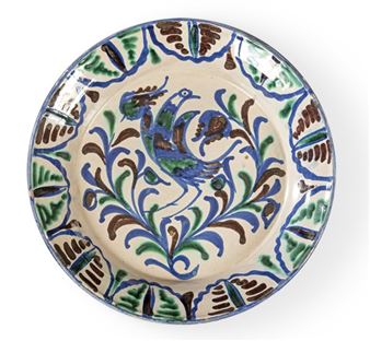 Fajalauza ceramic fountain glazed in white, cobalt blue, green and brown, with a chain border and a central drawing of a bird surrounded by flowers and leaves - Granadan School, 19th Century