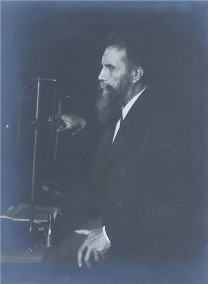 Porträt Wilhelm Conrad Röntgen by Nicola Perscheid, 1906