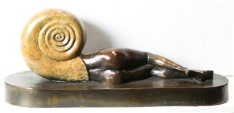 Reclining Shell - Lorraine Capparell