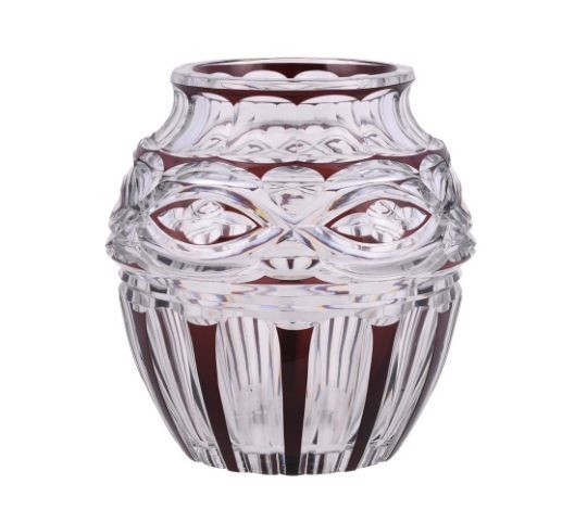 Val vase | Lambert clear Val overlaid Saint glass St. cut MutualArt and urn ruby shaped | A Lambert