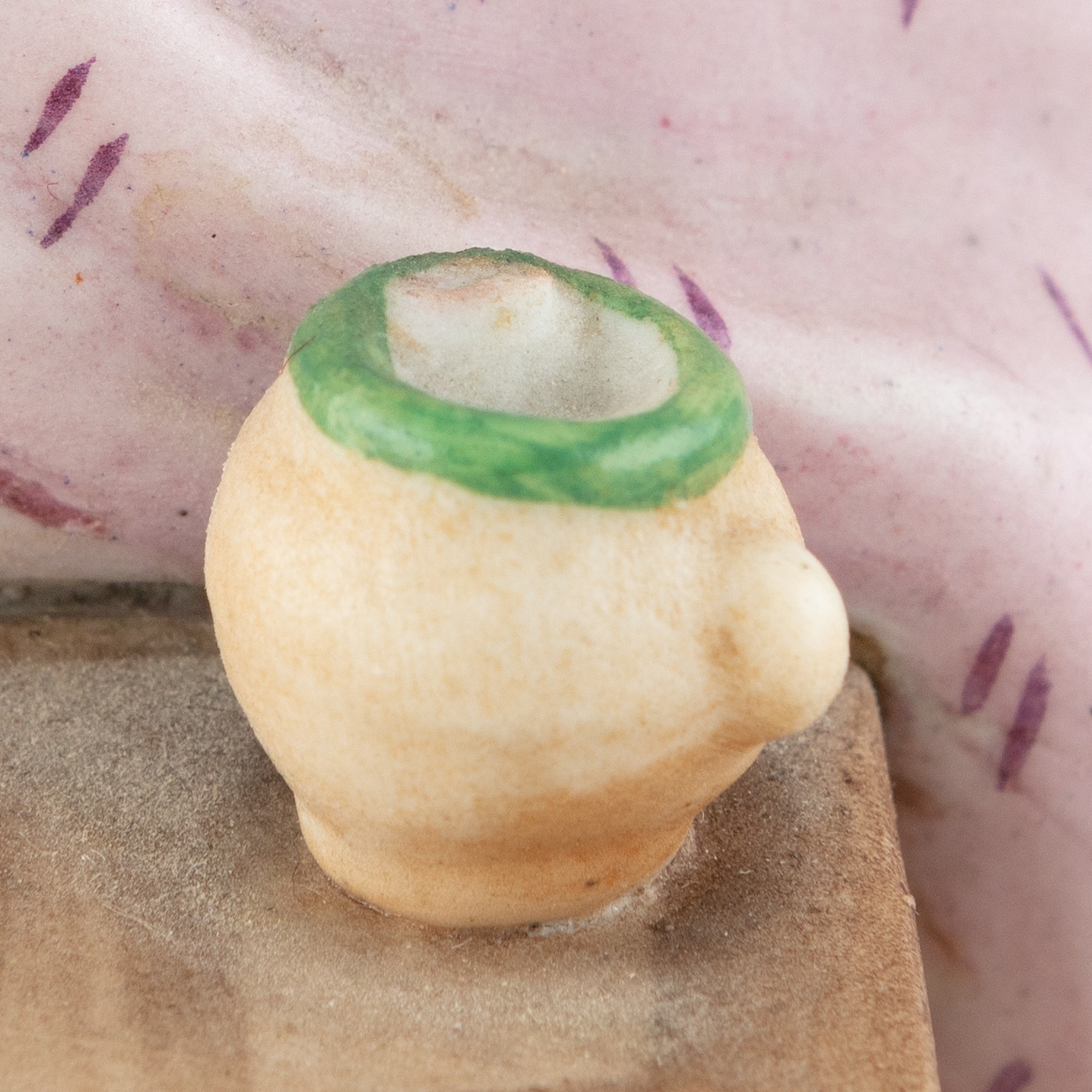 Artwork by Gardner, FIguriini, Made of porcelain, hand painted