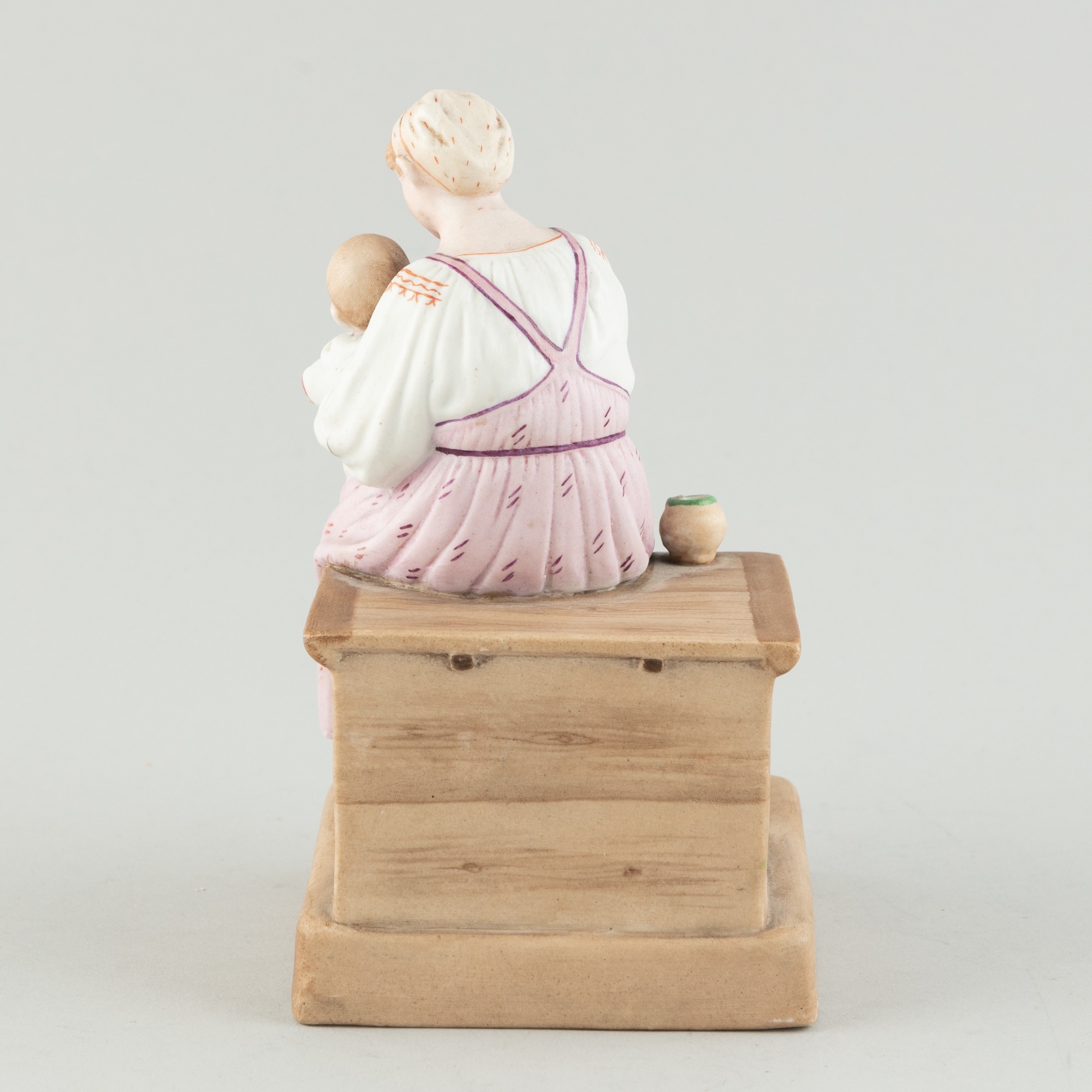 Artwork by Gardner, FIguriini, Made of porcelain, hand painted