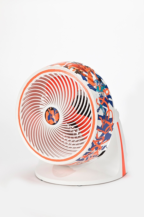 Artwork by Jung Jae Ho, Hot sound, Made of acrylic and collage on vornado