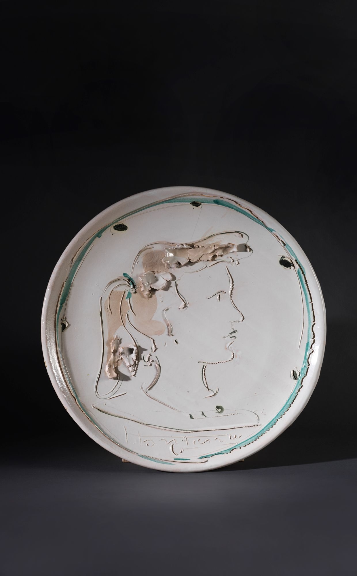 Artwork by Lucio Fontana, Profil féminin, Made of Glazed ceramic