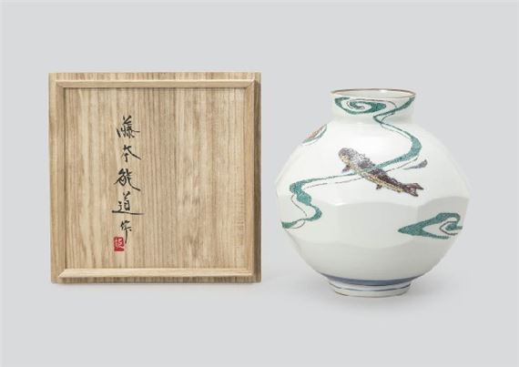 Jar depicting fish in overglaze enamel