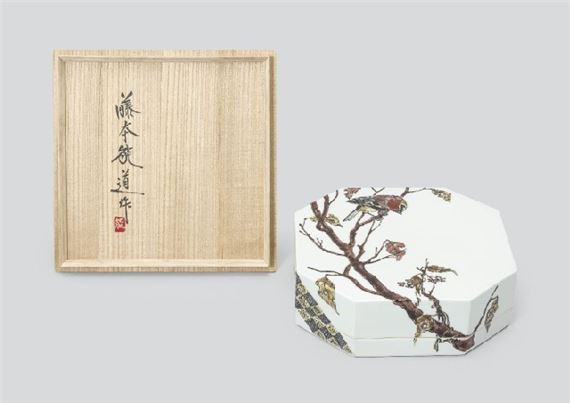 Octagonal box depicting shrike in overglaze enamel