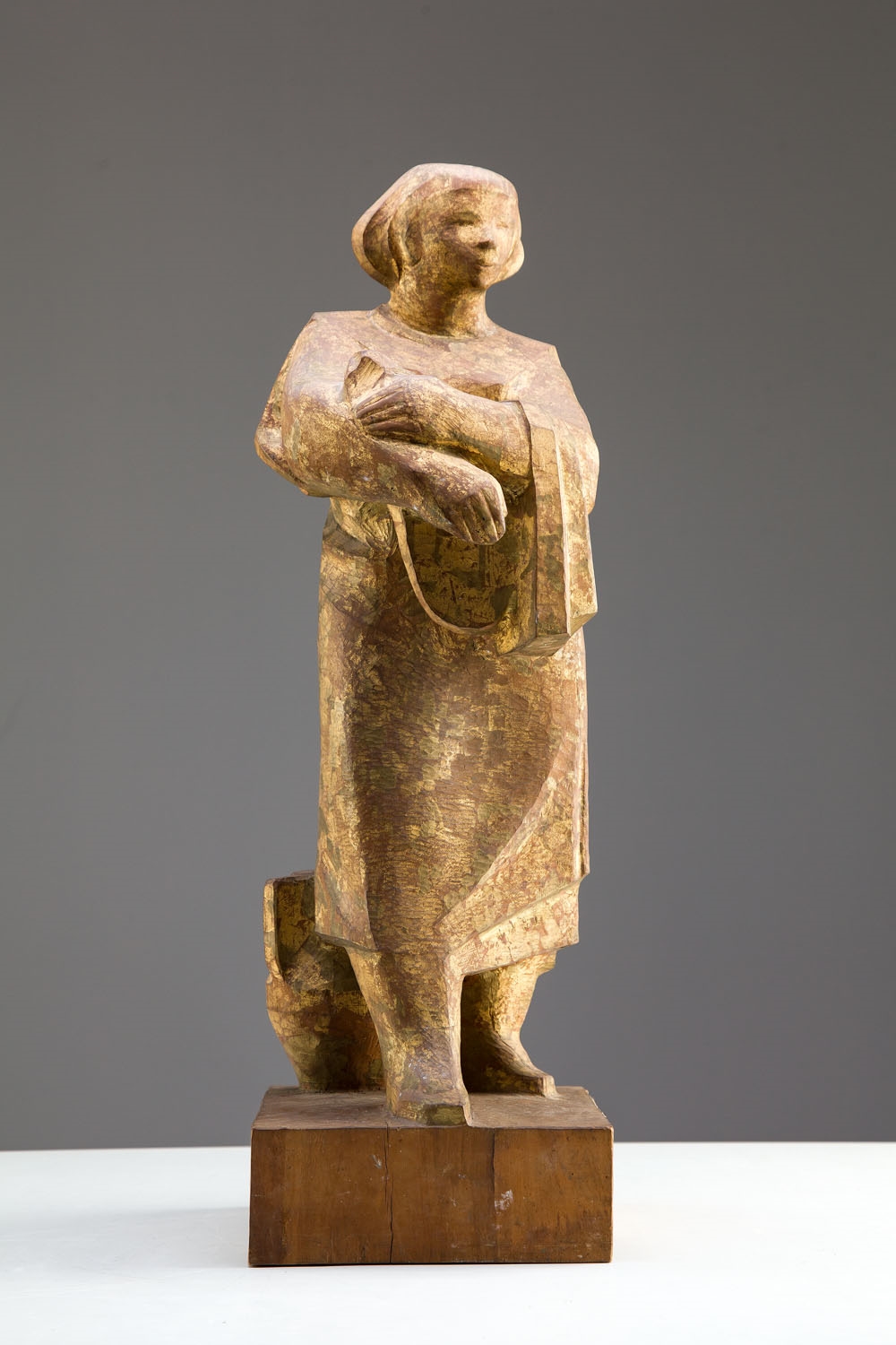 Artwork by Jozef Gazy, Krocząca kobieta z dzbanem, Made of wood