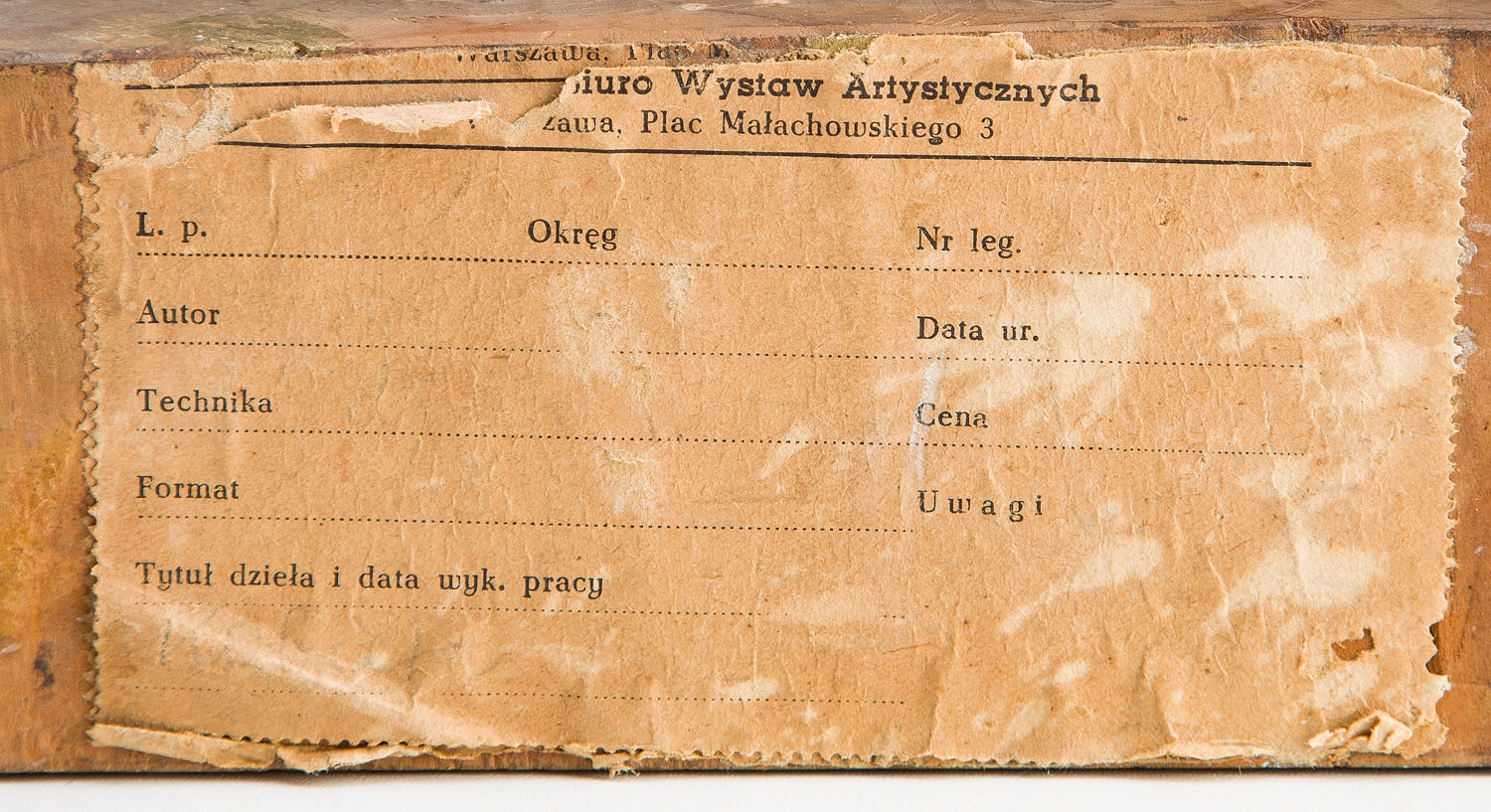 Artwork by Jozef Gazy, Krocząca kobieta z dzbanem, Made of wood