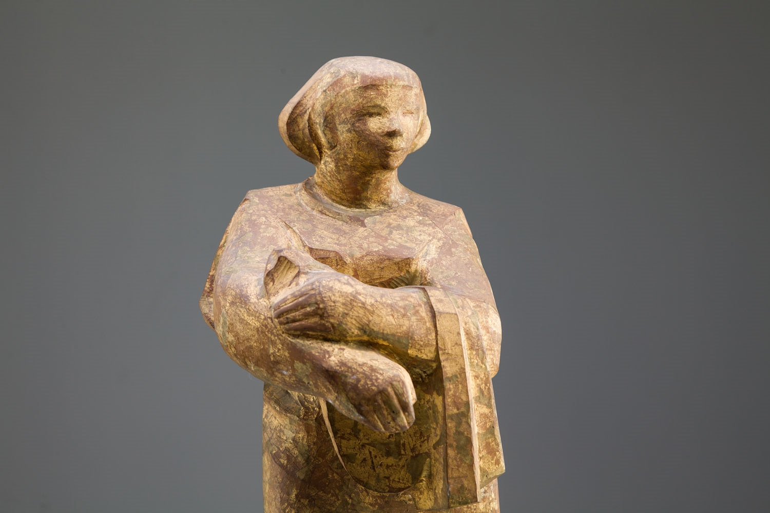 Artwork by Jozef Gazy, Krocząca kobieta z dzbanem, Made of wood