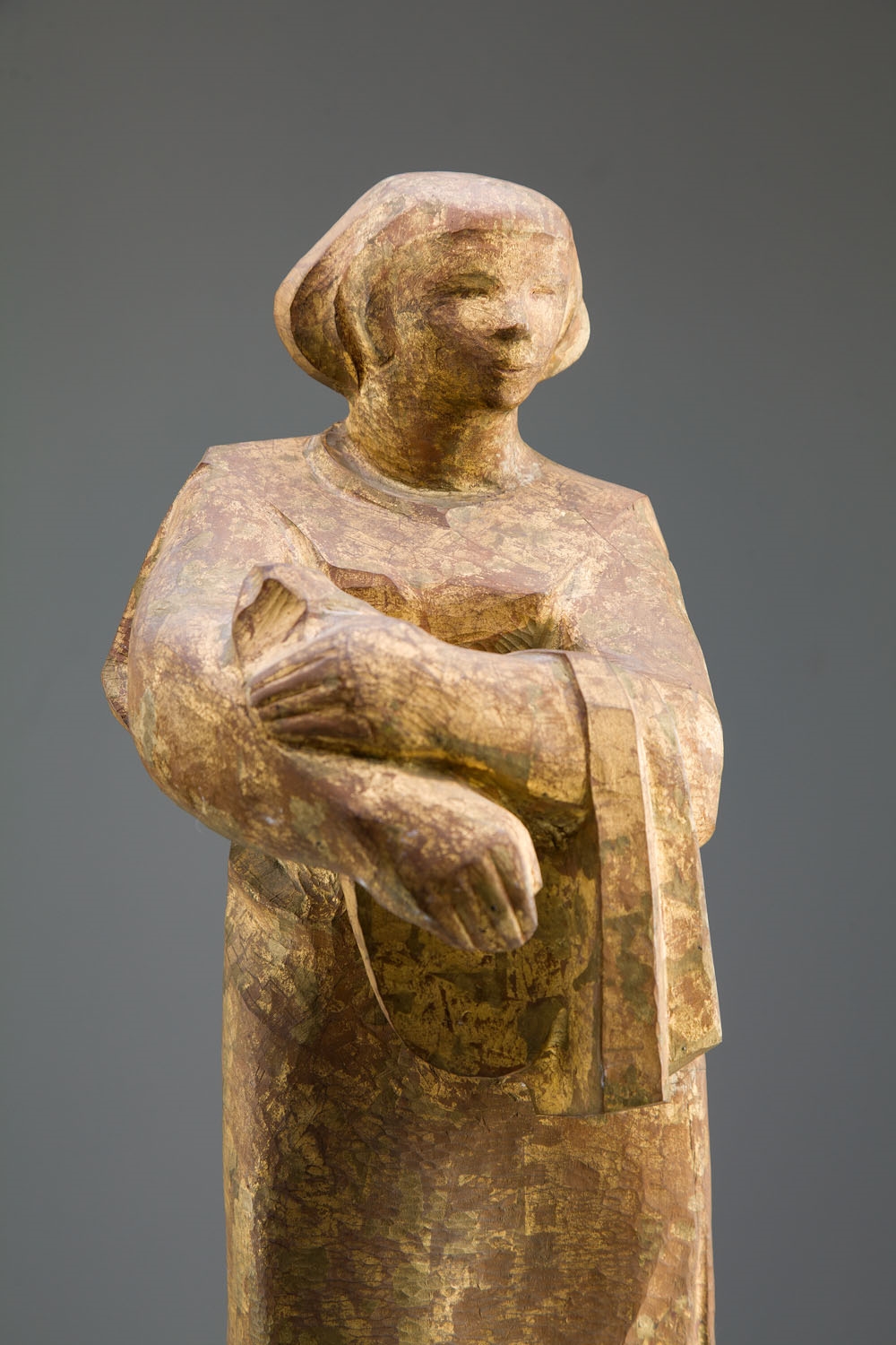 Artwork by Jozef Gazy, Krocząca kobieta z dzbanem, Made of wood