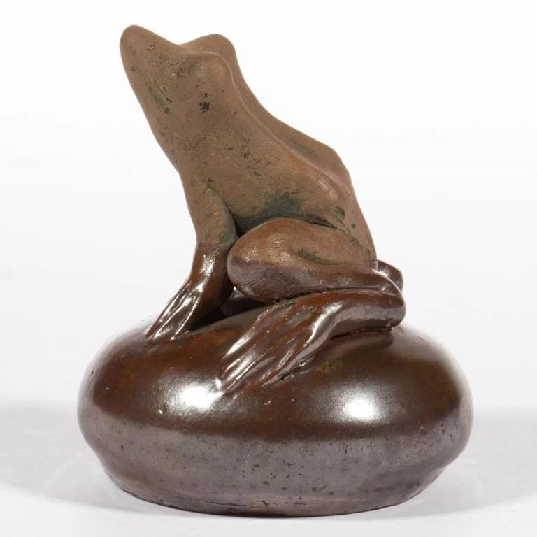Artwork by Wallace Kirkpatrick, Cornwall Kirkpatrick, FIGURAL FROG PAPERWEIGHT, Made of STONEWARE
