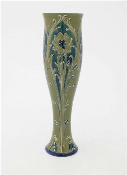 A Daffodil vase