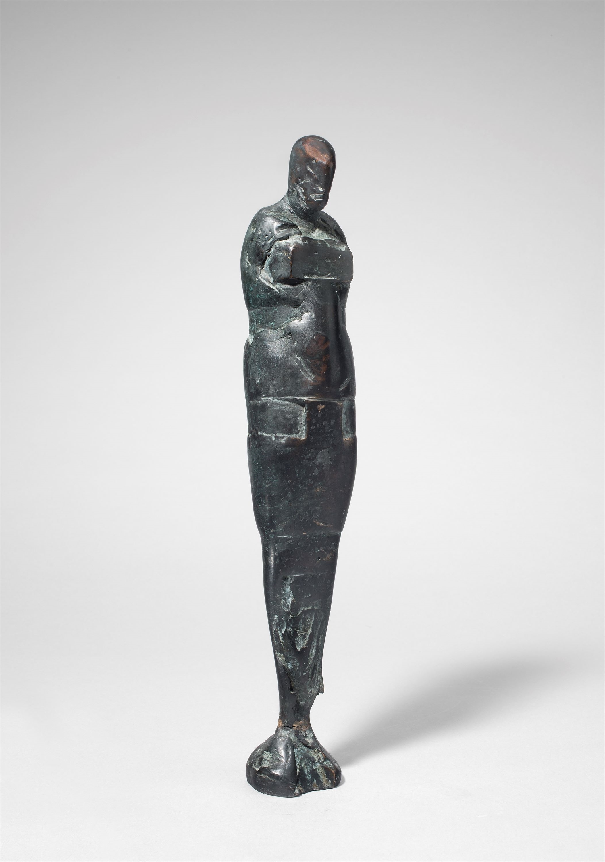 Artwork by Hede Bühl, Standing woman., Made of Bronze with green black patina