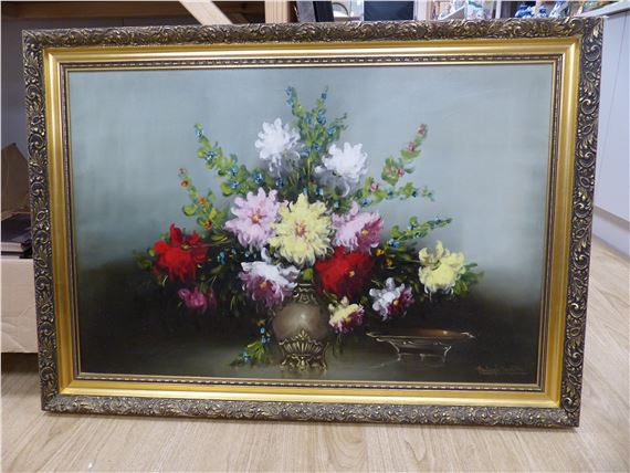 Judith Balogh | Still life of a vase of flowers | MutualArt