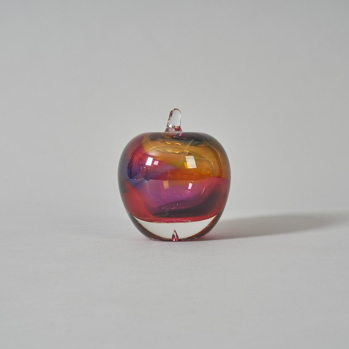 Peter Raos | A Peter Raos Art Glass Apple (1992) | MutualArt