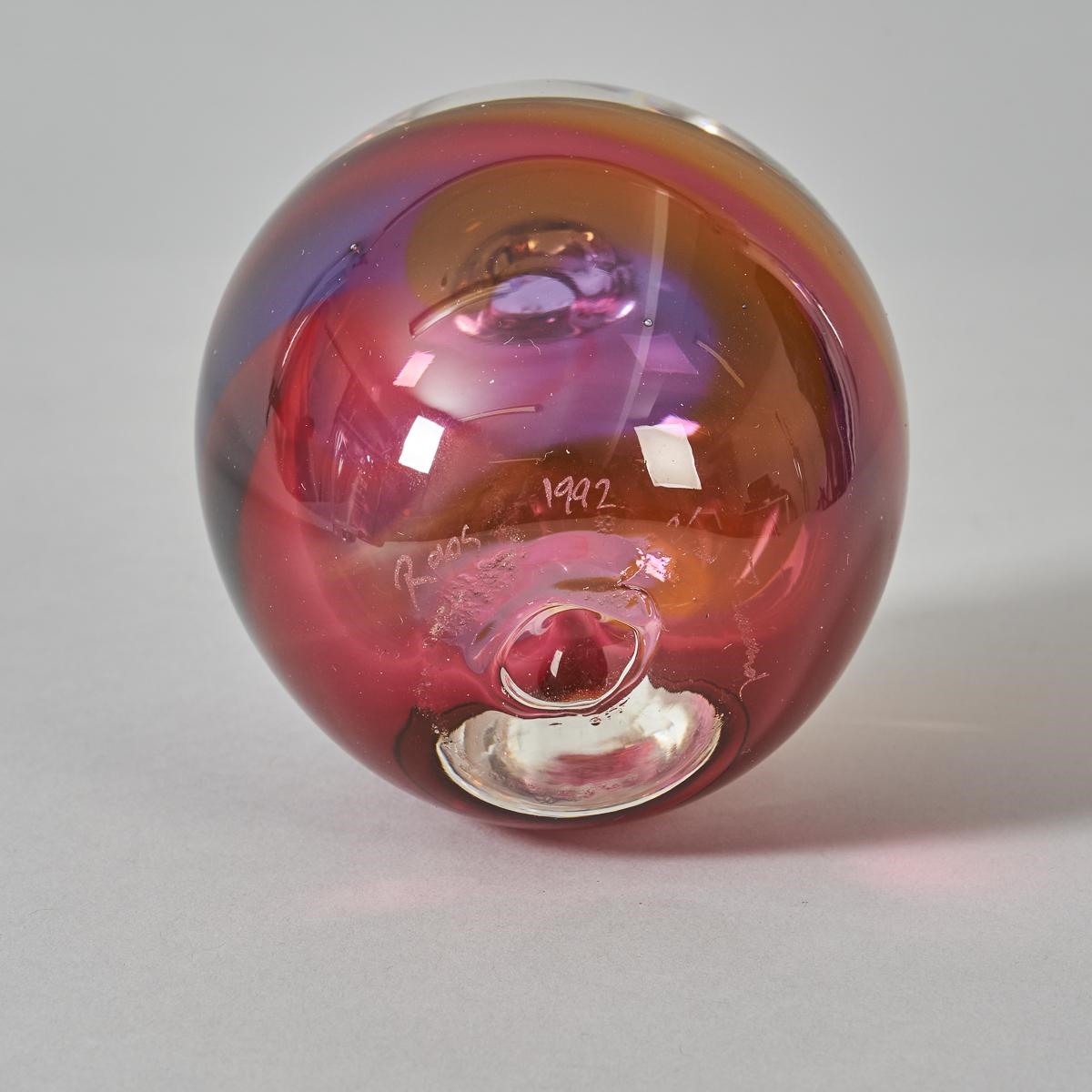 Peter Raos | A Peter Raos Art Glass Apple (1992) | MutualArt