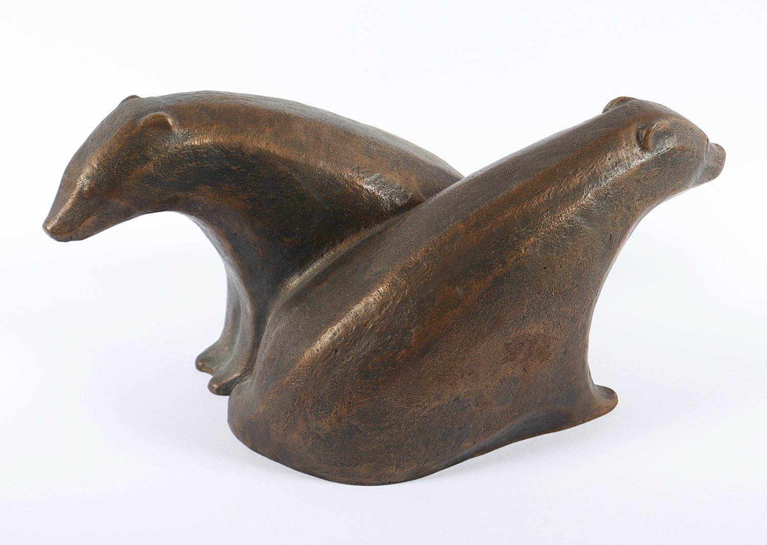 Artwork by Hans Baier, "Dachspaar", Made of bronze