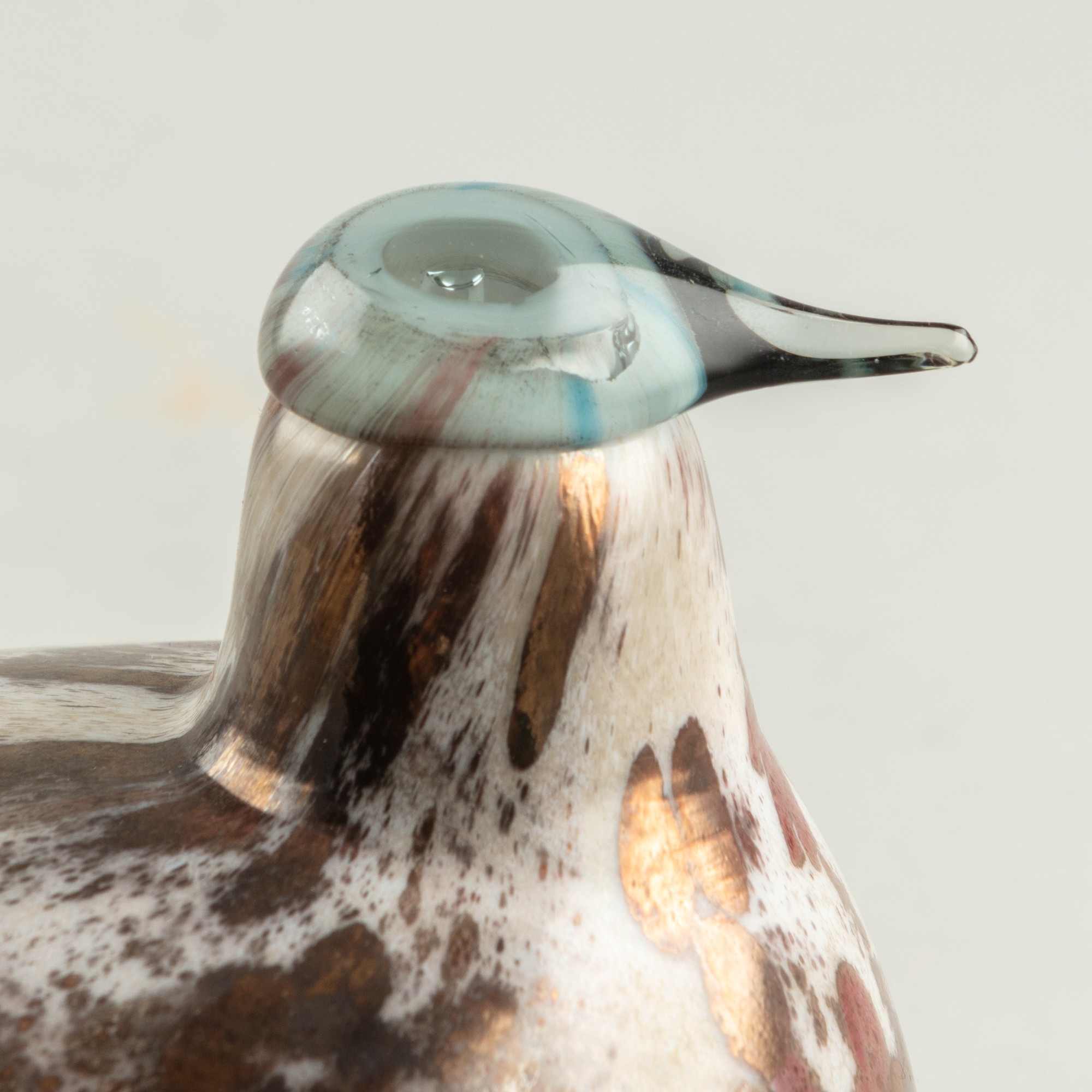 Artwork by Oiva Toikka, Glass birds, Cucunor and Riekko, Nuutajärvi, Made of polychrome glass