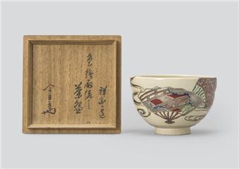 Tea bowl depicting fan in overglaze enamel - Shoho Suda