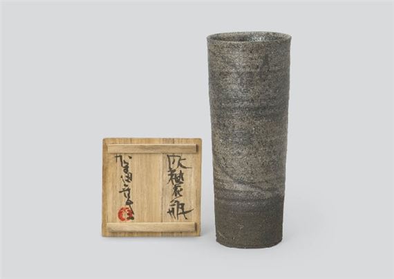 Vase in ash glaze by Kamoda Shôji